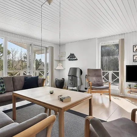 1539-aakirkeby-sohojbakken-26 בית נופש