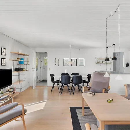 בית נופש 1539-aakirkeby-sohojbakken-26 Vester Somarken